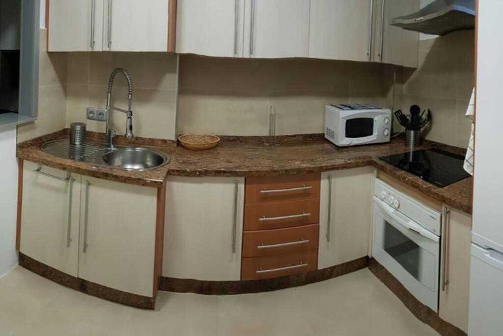 Acogedor Apartamento Familiar มาร์เบยา ภายนอก รูปภาพ